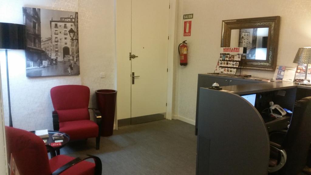 Hostal Montecarlo - Madrid — Photos 2